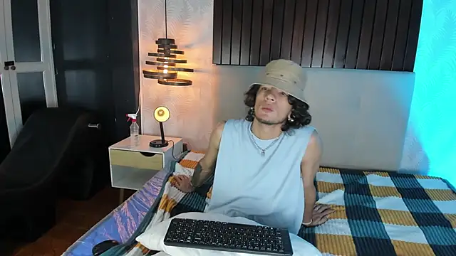 Skinny Mac online show from April 9, 12:33 pm