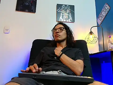 Enzo jagger online show from March 13, 8:04 pm