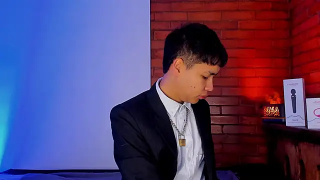 Lee Colee online show from April 7, 11:27 pm