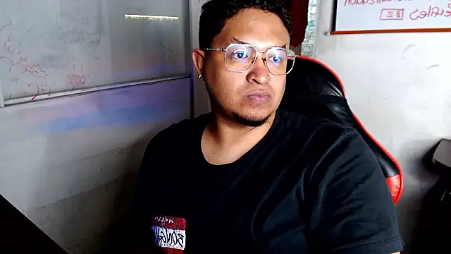 BeefJoe18 online show from March 26, 2:15 am