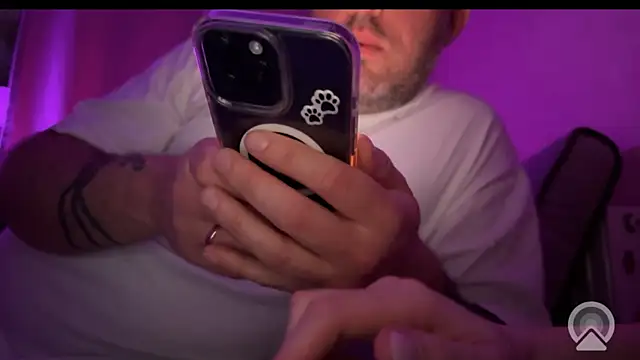 garnet hornet online show from March 16, 9:08 pm