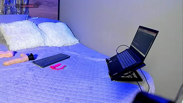 Enzoo98  online show from March 15, 1:13 am