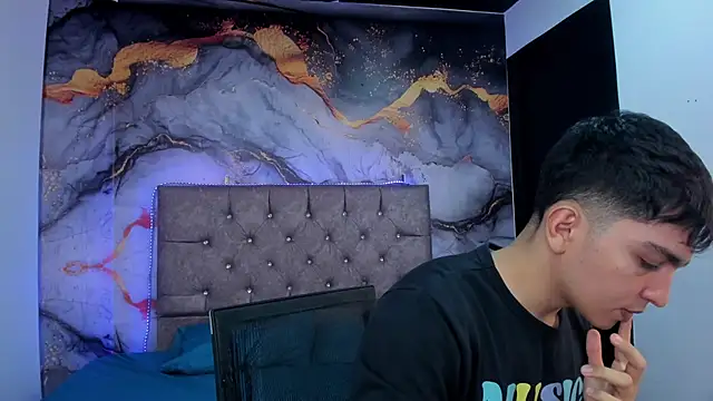 ZytherWolf online show from March 17, 3:31 am