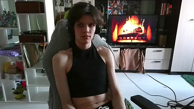 Lucius Mo online show from April 3, 1:52 pm