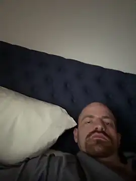 whitelioncody online show from April 18, 7:43 am