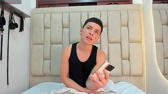 Axel OS online show from March 27, 3:00 am