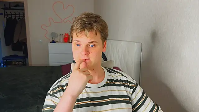 EvincedHook online show from April 3, 1:19 pm