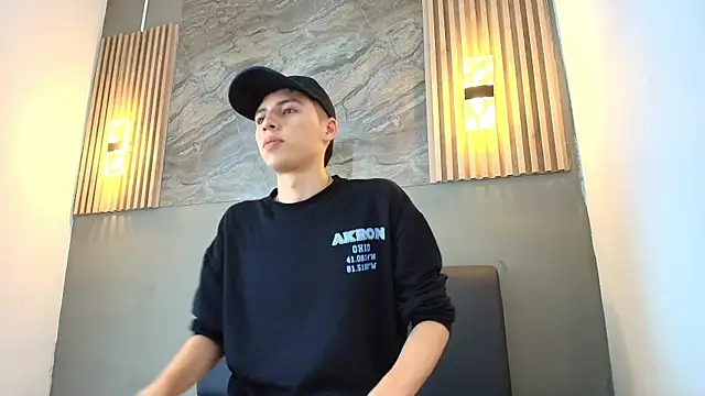 KENNY HANK online show from April 8, 5:19 am