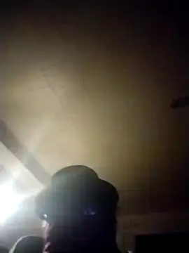 charlieec389 online show from April 4, 7:05 am