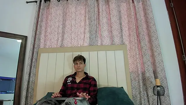 thomas and thiago online show from April 6, 9:48 pm