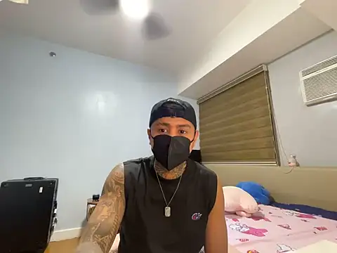 tattoo hottie online show from April 12, 5:47 pm