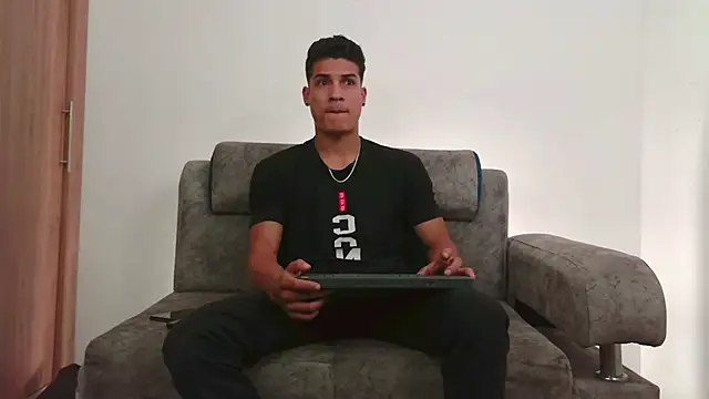 steven muller online show from April 20, 6:16 am