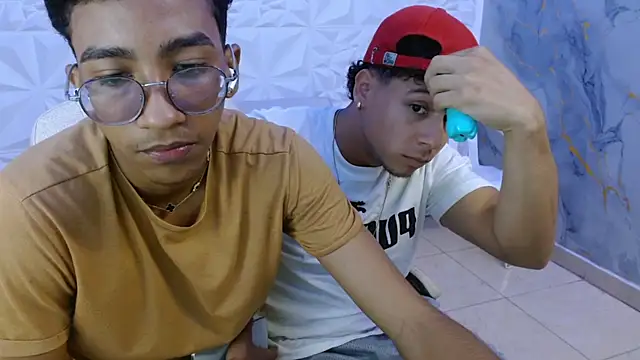 goldenjyj online show from April 15, 3:01 pm