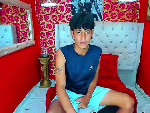 straightyoungpein online show from April 14, 4:34 am