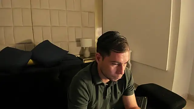 DanteLou online show from April 22, 4:23 pm