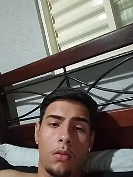 rodriguesofc2 online show from April 29, 7:13 am