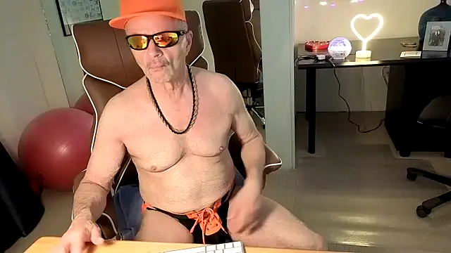 hotdadbod online show from January 5, 9:40 pm