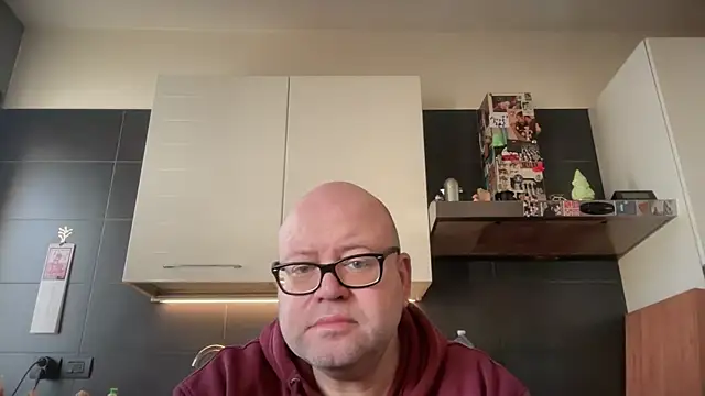 theitalianbear online show from February 17, 8:24 am