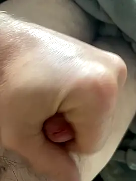 Snapshot of Ich00081 chatting on September 15, 1:34 pm Ich00081 online show from September 15, 1:34 pm