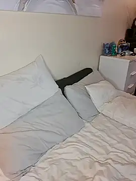 Dv8rBoy666 online show from March 5, 9:28 pm