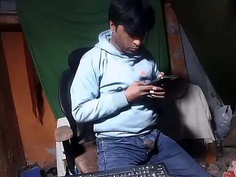 desiboy1101 online show from January 11, 2:54 pm