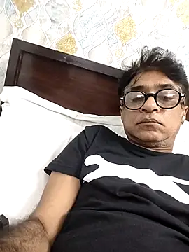 iamkahn 44 online show from April 8, 7:00 pm