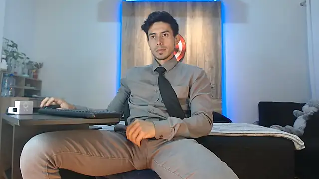 Andrew 4  online show from November 27, 12:58 am