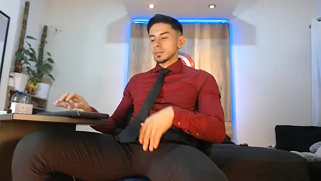 Andrew 4  online show from March 13, 2:19 am