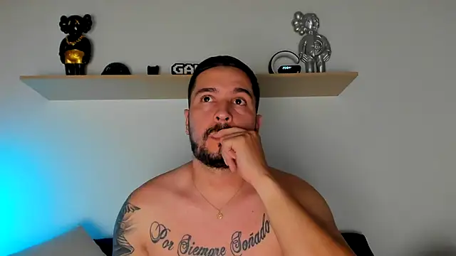 camilo restrepo21 online show from December 18, 1:05 am