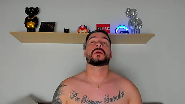 camilo restrepo21 online show from February 2, 12:19 am