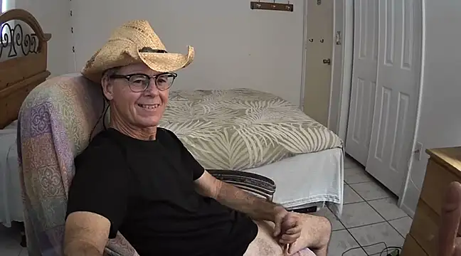 nakeedcowboi65 online show from February 4, 7:11 pm