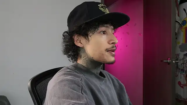 trieone online show from April 15, 4:07 pm