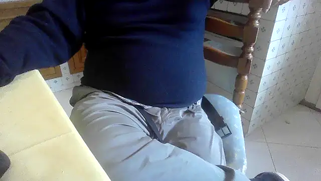 polloiw online show from October 26, 11:01 am