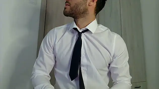 Justynn1 online show from March 17, 6:51 am