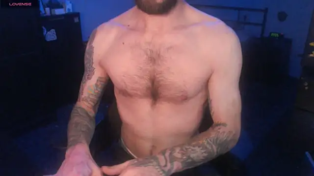 Snapshot of SexxxyLouis chatting on October 19, 1:36 pm SexxxyLouis online show from October 19, 1:36 pm
