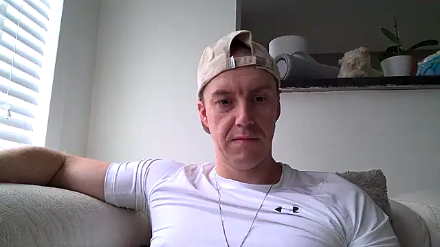 Snapshot of ploki2180 chatting on October 19, 8:50 am ploki2180 online show from October 19, 8:50 am