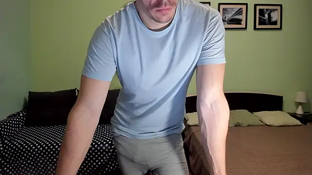 Marrymepls online show from April 19, 6:10 pm