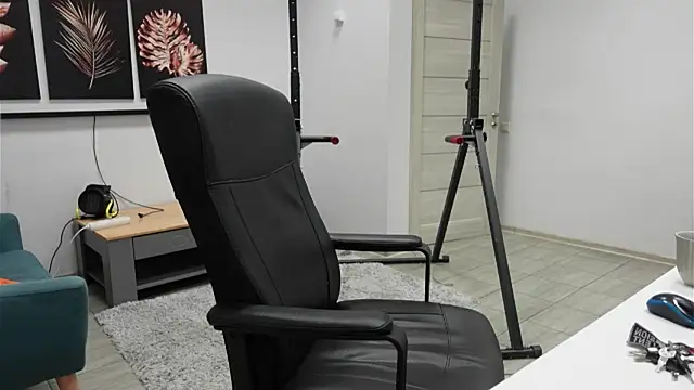 Tommy Burnz online show from November 20, 1:43 pm