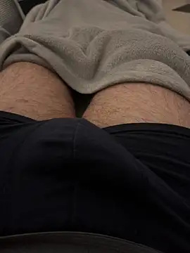 Snapshot of _Inchiodo_ chatting on February 13, 5:22 pm  Inchiodo  online show from February 13, 5:22 pm