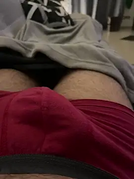 Snapshot of _Inchiodo_ chatting on February 12, 5:48 pm  Inchiodo  online show from February 12, 5:48 pm