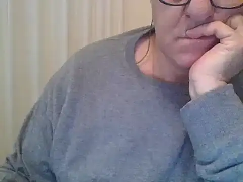 Snapshot of ANONIMO7735 chatting on December 21, 4:14 pm ANONIMO7735 online show from December 21, 4:14 pm