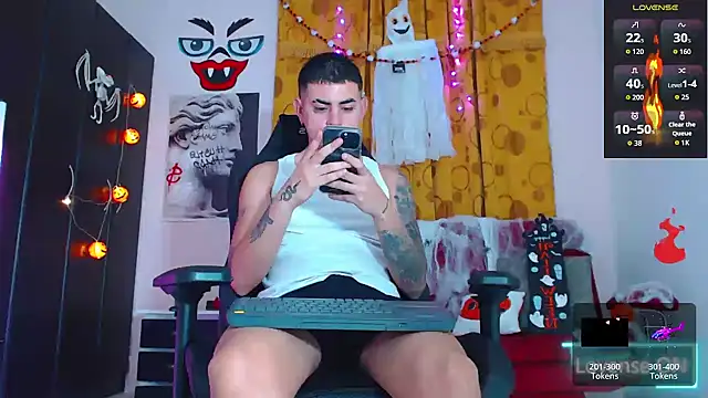 Snapshot of Lobito_xxxl chatting on October 18, 11:31 pm Lobito xxxl online show from October 18, 11:31 pm