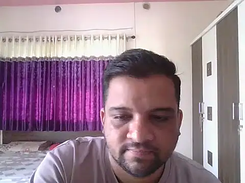 Snapshot of dhruv_love chatting on October 24, 4:03 am dhruv love online show from October 24, 4:03 am