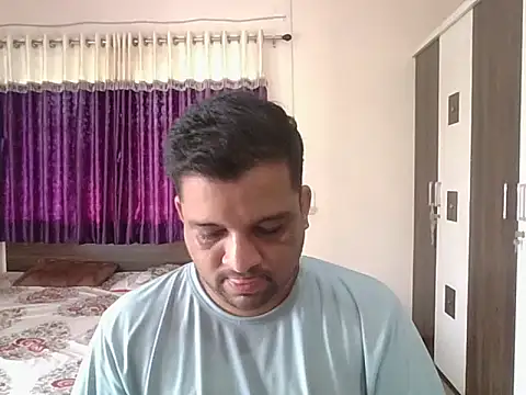 Snapshot of dhruv_love chatting on October 16, 4:31 am dhruv love online show from October 16, 4:31 am
