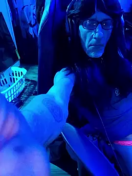 justinewe69 online show from April 19, 1:05 am