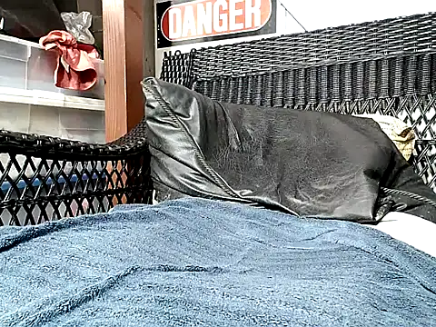 HungHawaiian808xh online show from October 22, 3:05 pm