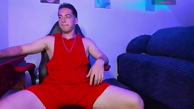 Snapshot of Alex_smith00 chatting on December 15, 11:31 pm Alex smith00 online show from December 15, 11:31 pm