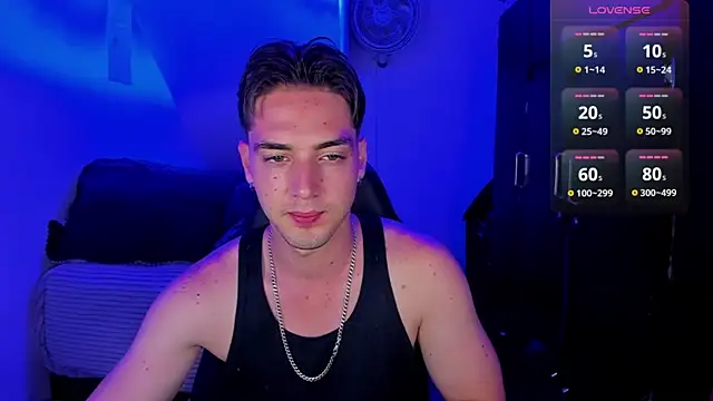 Snapshot of Alex_smith00 chatting on February 22, 1:44 am Alex smith00 online show from February 22, 1:44 am