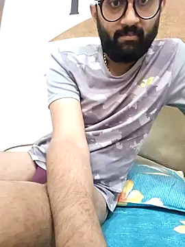 Snapshot of love4shownude chatting on January 6, 2:26 am love4shownude online show from January 6, 2:26 am