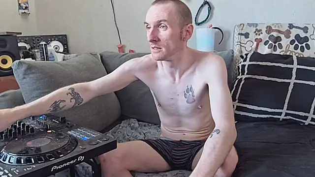 pyrowuff online show from March 5, 9:33 pm